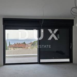 OPATIJA, LOVRAN - luksuzna vila s dvije stambene jedinice i bazenom, 300m od mora