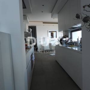 OPATIJA, LOVRAN - luksuzna vila s predivnim pogledom na more, bazenom i okućnicom površine 500m2