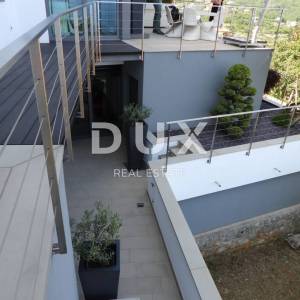 OPATIJA, LOVRAN - luksuzna vila s predivnim pogledom na more, bazenom i okućnicom površine 500m2