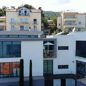 OPATIJA, LOVRAN - luksuzna vila s predivnim pogledom na more, bazenom i okućnicom površine 500m2