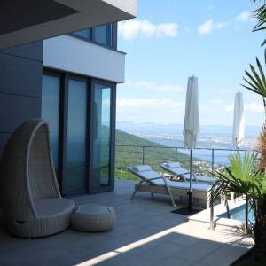 OPATIJA, LOVRAN - luksuzna vila s predivnim pogledom na more, bazenom i okućnicom površine 500m2