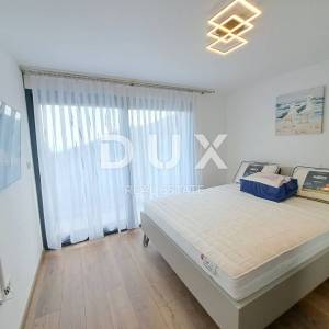 OPATIJA, LOVRAN - luksuzna vila s dva stana, dva bazena i pogledom na more 