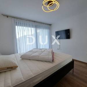 OPATIJA, LOVRAN - luksuzna vila s dva stana, dva bazena i pogledom na more 
