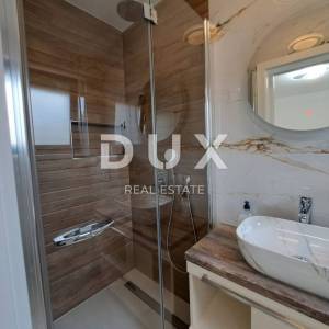 OPATIJA, LOVRAN - luksuzna vila s dva stana, dva bazena i pogledom na more 