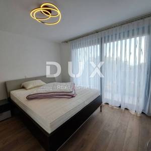 OPATIJA, LOVRAN - luksuzna vila s dva stana, dva bazena i pogledom na more 