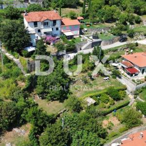 OPATIJA, LOVRAN - novo - prekrasno građevinsko zemljište za obiteljsku kuću ili vilu s bazenom s pogledom na more