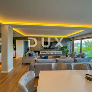 OPATIJA, LOVRAN - novonamještena moderna vila 400m2 s bazenom blizu Opatije, panoramski pogled na more