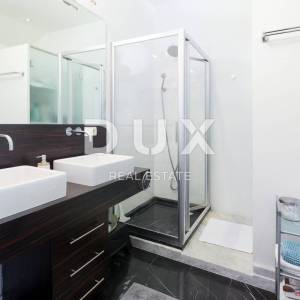 OPATIJA, LOVRAN - penthouse s bazenom, okućnicom i panoramskim pogledom