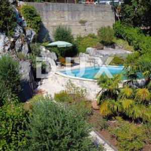 OPATIJA, LOVRAN - penthouse s bazenom, okućnicom i panoramskim pogledom
