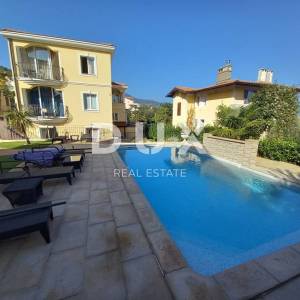 OPATIJA, LOVRAN - Predivna vila s bazenom u centru blizu mora