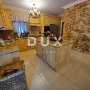 OPATIJA, LOVRAN - Predivna vila s bazenom u centru blizu mora