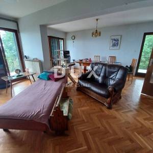 OPATIJA, LOVRAN- stan 121m2 DB+3S s pogledom na more + okoliš 600m2