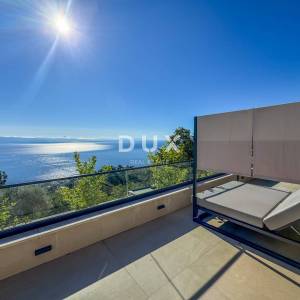 OPATIJA, LOVRAN - stan s panoramskim pogledom na more, terasom i zajedničkim bazenom