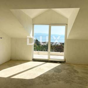 OPATIJA, LOVRAN - vrhunski stan spreman za uređenje s panoramskim pogledom i blizu mora