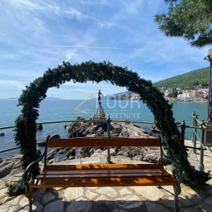 Opatija, luksuzan stan, 3s+db, terasa, pogled na more