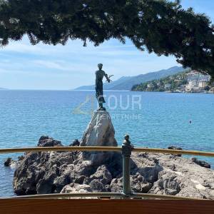 Opatija, luksuzan stan, 3s+db, terasa, pogled na more