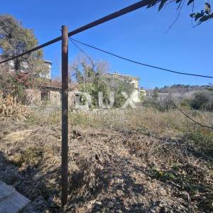 OPATIJA, MATULJI, CENTAR- građevinsko zemljište 1000m2 S GRAĐEVINSKOM DOZVOLOM i pogledom na more 