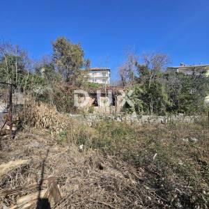 OPATIJA, MATULJI, CENTAR- građevinsko zemljište 1000m2 S GRAĐEVINSKOM DOZVOLOM i pogledom na more 