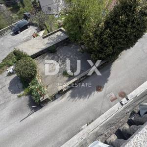 OPATIJA, MATULJI - dvojna kuća s pogledom na more s velikim potencijalom za život i investiciju u Kvarneru