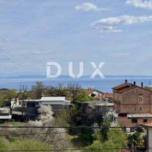 OPATIJA, MATULJI - dvojna kuća s pogledom na more s velikim potencijalom za život i investiciju u Kvarneru