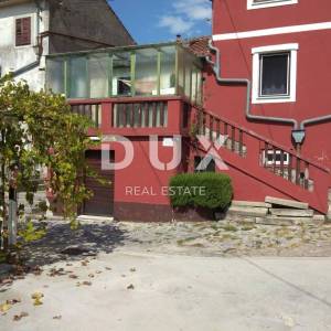 OPATIJA, MATULJI, JURDANI - kuća s garažom i 863 m2 okućnice!!! PRILIKA!!!