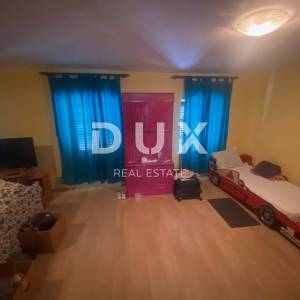 OPATIJA, MATULJI, JUŠIĆI - kuća sa 2 stana i 2 poslovna prostora + okućnica! PRILIKA!