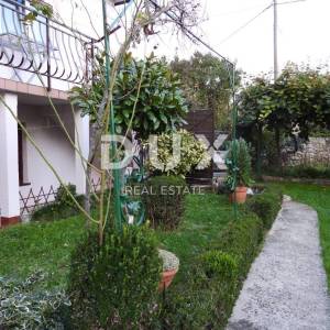OPATIJA, MATULJI- kuća 400m2 s dvoetažnim stanom i dva apartmana + okućnica 710m2