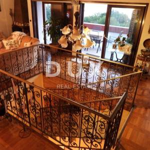 OPATIJA, MATULJI- kuća 400m2 s dvoetažnim stanom i dva apartmana + okućnica 710m2