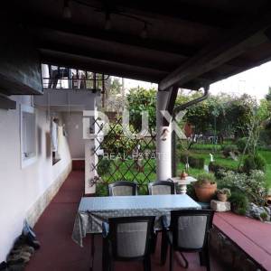 OPATIJA, MATULJI- kuća 400m2 s dvoetažnim stanom i dva apartmana + okućnica 710m2