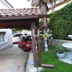 OPATIJA, MATULJI- kuća 400m2 s dvoetažnim stanom i dva apartmana + okućnica 710m2