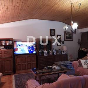 OPATIJA, MATULJI- kuća 400m2 s dvoetažnim stanom i dva apartmana + okućnica 710m2