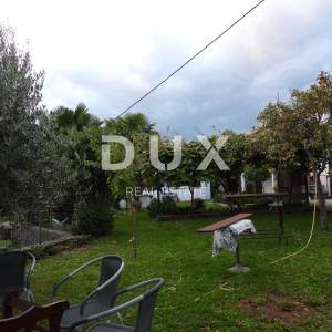 OPATIJA, MATULJI- kuća 400m2 s dvoetažnim stanom i dva apartmana + okućnica 710m2