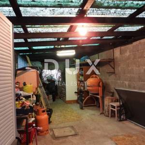 OPATIJA, MATULJI- kuća 400m2 s dvoetažnim stanom i dva apartmana + okućnica 710m2