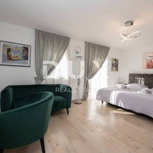 OPATIJA, MATULJI- kuća 405m2 s pogledom na more i bazenom + uređena okućnica 900m2