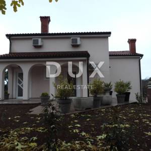 OPATIJA, MATULJI- kuća 405m2 s pogledom na more i bazenom + uređena okućnica 900m2