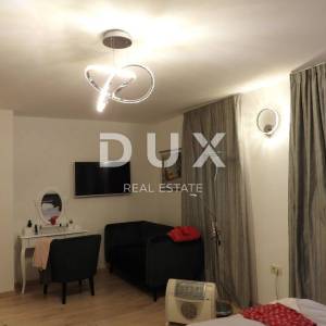 OPATIJA, MATULJI- kuća 405m2 s pogledom na more i bazenom + uređena okućnica 900m2