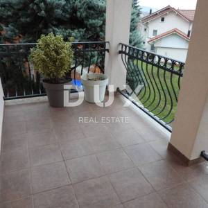 OPATIJA, MATULJI- kuća 405m2 s pogledom na more i bazenom + uređena okućnica 900m2