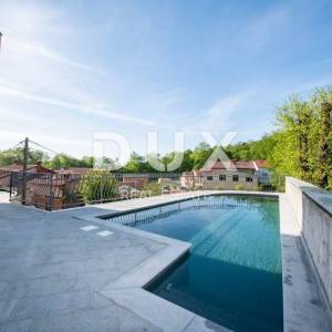 OPATIJA, MATULJI- kuća 405m2 s pogledom na more i bazenom + uređena okućnica 900m2