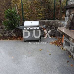 OPATIJA, MATULJI- kuća 405m2 s pogledom na more i bazenom + uređena okućnica 900m2