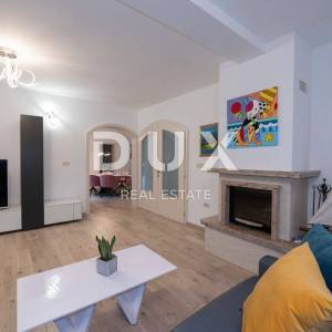 OPATIJA, MATULJI- kuća 405m2 s pogledom na more i bazenom + uređena okućnica 900m2
