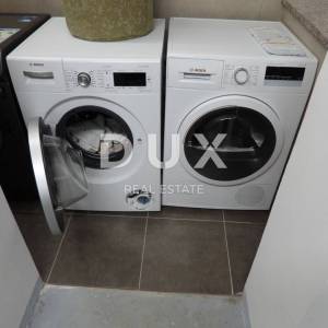 OPATIJA, MATULJI- kuća 405m2 s pogledom na more i bazenom + uređena okućnica 900m2