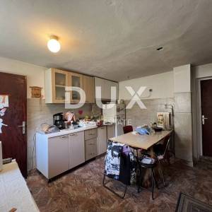 OPATIJA, MATULJI - kuća na parceli od 720 m2