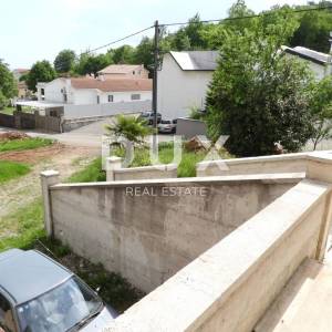 OPATIJA, MATULJI- kuća s 4 stana  550m2 + okoliš 3740m2