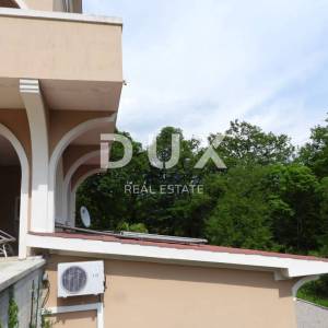 OPATIJA, MATULJI- kuća s 4 stana  550m2 + okoliš 3740m2