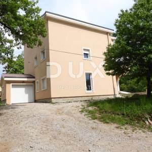 OPATIJA, MATULJI- kuća s 4 stana  550m2 + okoliš 3740m2