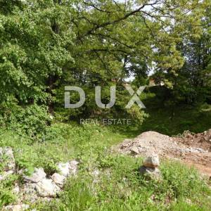 OPATIJA, MATULJI- kuća s 4 stana  550m2 + okoliš 3740m2
