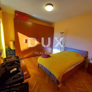 OPATIJA, MATULJI - obiteljska kuća s lijepom okućnicom iznad centra Opatije, pogled na more, super lokacija