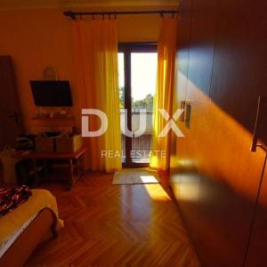 OPATIJA, MATULJI - obiteljska kuća s lijepom okućnicom iznad centra Opatije, pogled na more, super lokacija