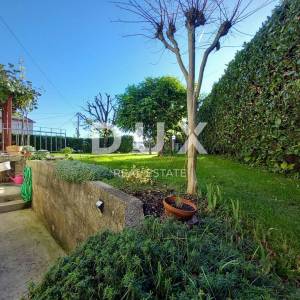 OPATIJA, MATULJI - obiteljska kuća s lijepom okućnicom iznad centra Opatije, pogled na more, super lokacija