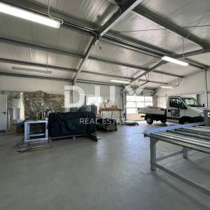 OPATIJA, MATULJI, OKOLICA - poslovno stambena zgrada od 350 m2